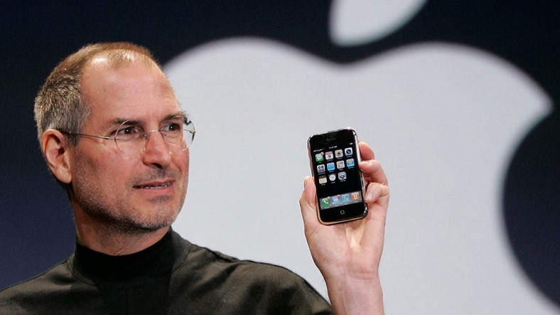 18 Yıl Önce Bugün Tanıtılan İlk iPhone’un Bugün Kulaklara Şaka Gibi Gelen 9 Özelliği