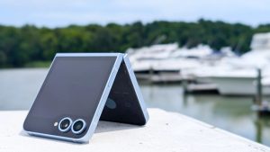Samsung Galaxy Z Flip7 kapak ekranında büyük değişim getirecek!