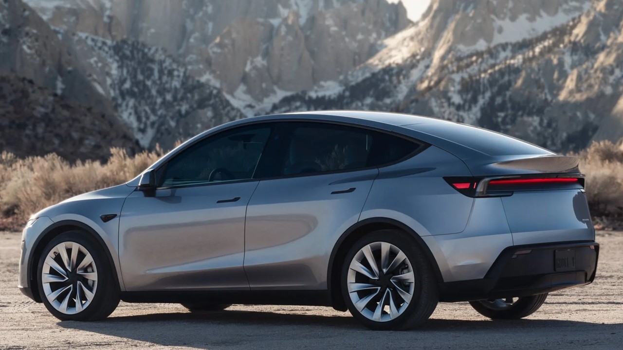 Tesla Türkiye çıldırdı, TOGG T10X parasına Tesla Model Y Juniper veriyorlar