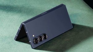 Galaxy Z Fold 7’nin pil ömrü, dayanıklılığı ve suya karşı direnci ortaya çıktı