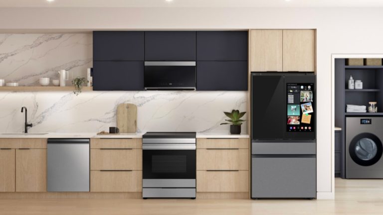 Samsung akıllı buzdolaplarına reklam getirdi: Kullanıcılar tepkili