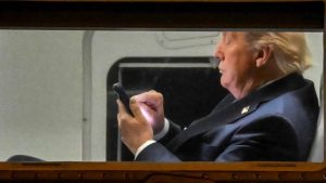 Trump’tan vizelere dev zam: Yeni başvurular için 100 bin dolar ücret şartı