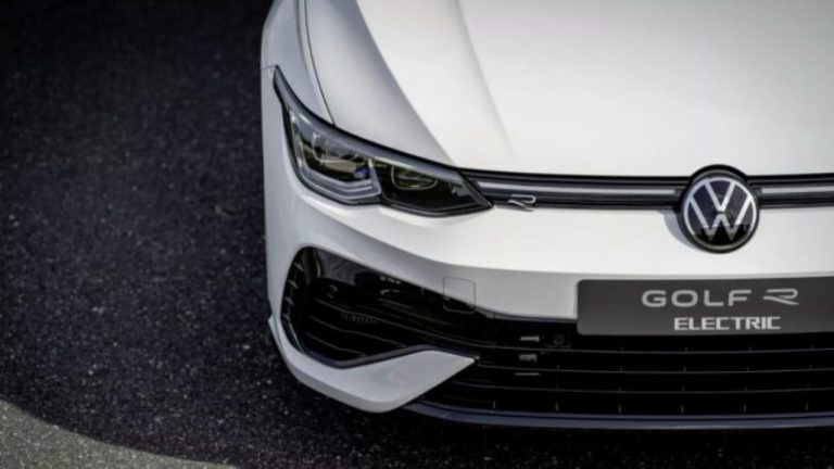 Yeni nesil Volkswagen Golf ortaya çıktı (Süreyya Hanım’ın muhteşem değişimi gibi)